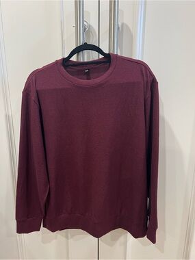 Uniqlo Unisex Burgundy Crewneck Sweater